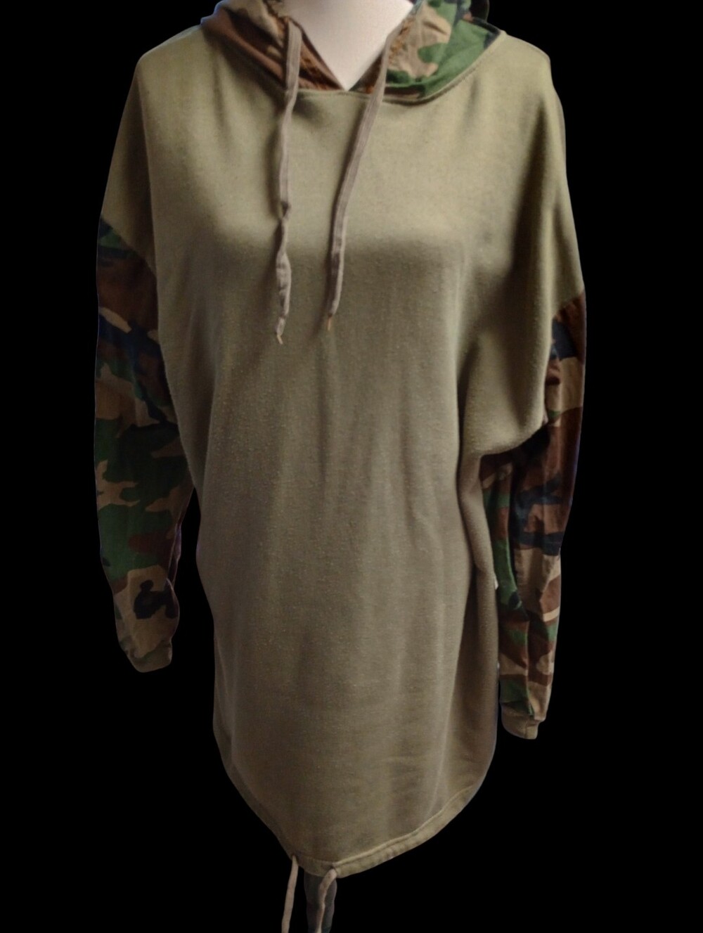 Love 💕Love 💞 Love Camo-Print Long Sleeve Draw String Hoodie NWOT